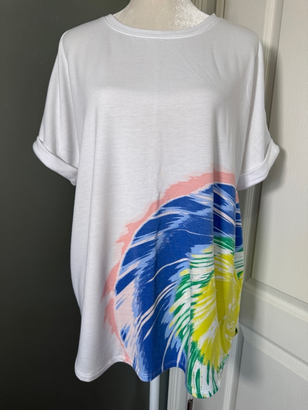 Crown & Ivy White Graphic Tee Colorful Abstract Print Relaxed Top L